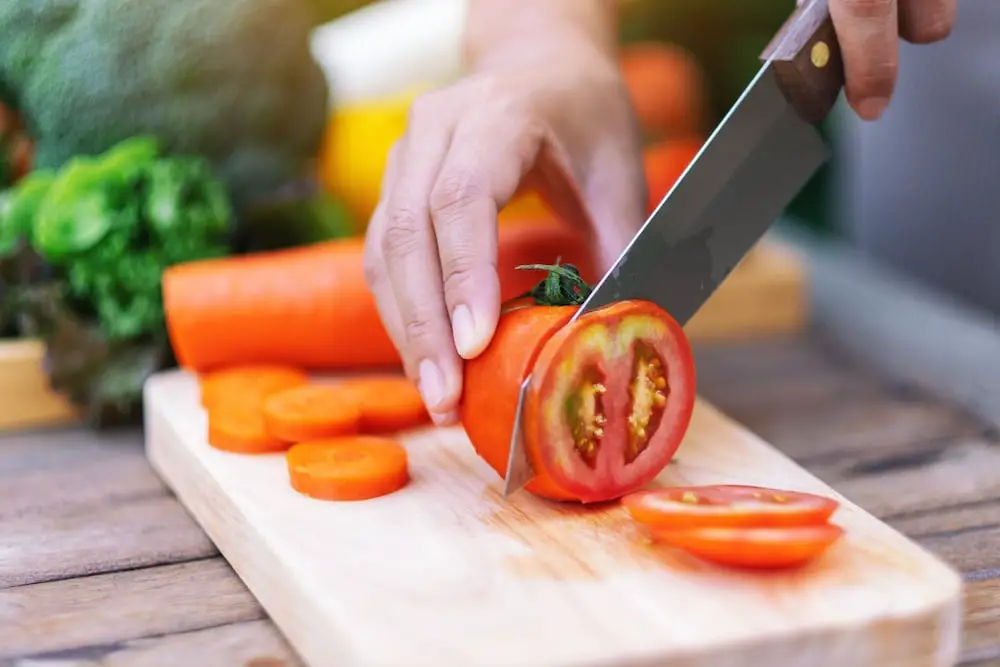 difference between slicing knife vs carving knife
